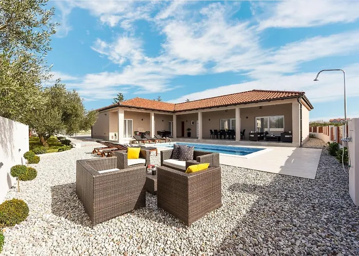 빌라 Casa Kasijan Zadarvillas Debeljak